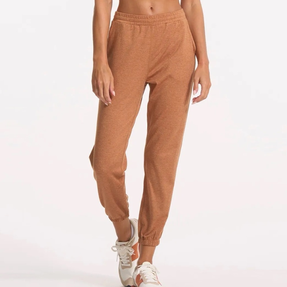 Vuori Boyfriend Sweatpant DreamKnit Jogger Palo Santo Heather Large